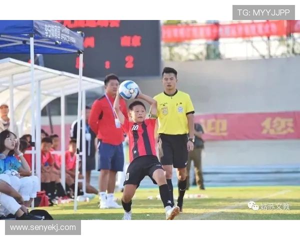 专访黄娜：深入探讨她对足球成功秘诀的独特见解与经验分享