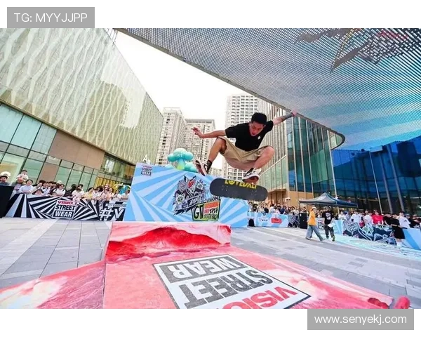 西安滑板队的蜕变与成长极限运动嘉年华的精彩瞬间回顾 西安滑板队的蜕变与成长极限运动嘉年华的精彩瞬间回顾